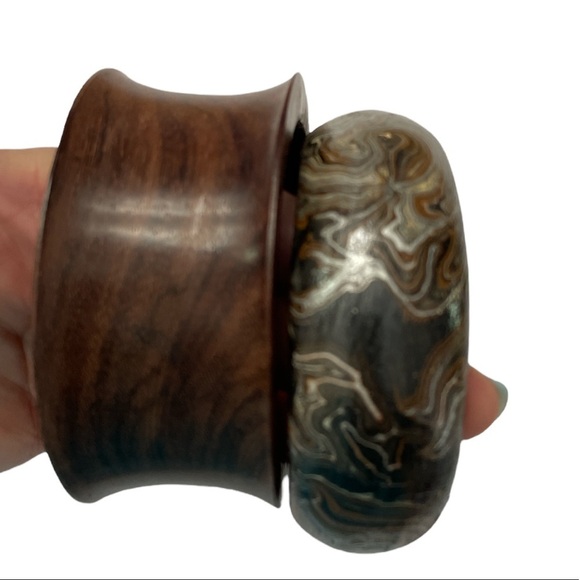 New Handcrafted Coconut Wood Bangle BoHo Bracelets. Made in Indonesia. One size - Picture 2 of 6